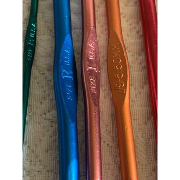 Boye and Susan Bates Crochet Needles Set of 9 #4 - Picture 4 of 11